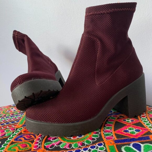 TOPSHOP BOOTIES SIZE 8 BURGUNDY COLOR WORN ONES - Picture 4 of 5